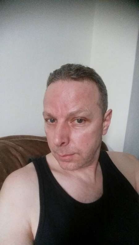 escort boy accompagnateur ( femmes )