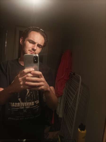 Jh cherche cougar pour s'amuser avec elle