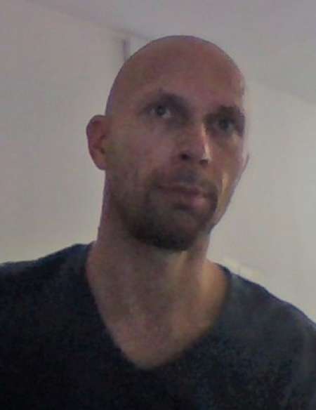 Eric, 45 ans, rencontre couple ou femme