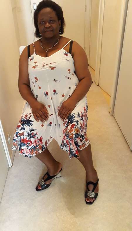 Lucie origine d' afrique chaleureuse