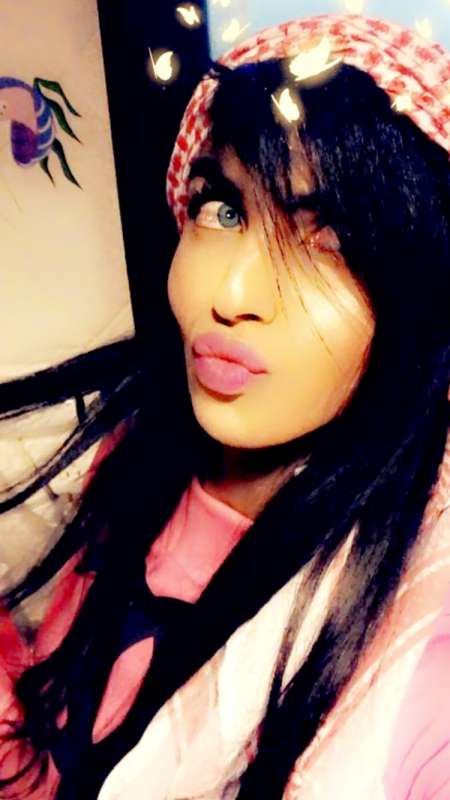 Beurette sexy brunette