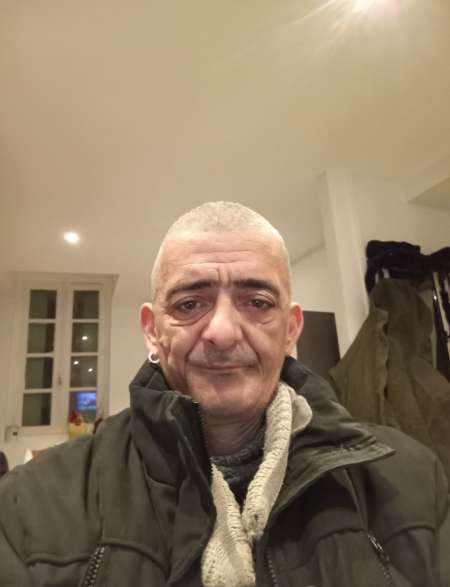 Homme viril c�libataire de 47 ans recherche fem�li