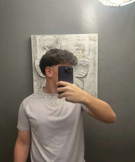 Minet de 18 ans Cherche femme cougar