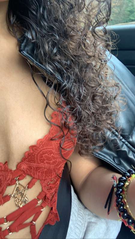 Femme m�tisse v�nale cherche moneyslave ou soumis