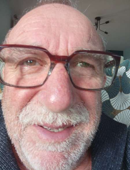 Cherche amie amante cougar