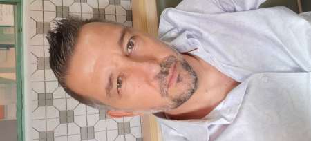 Recherche une amie, avec rondeurs