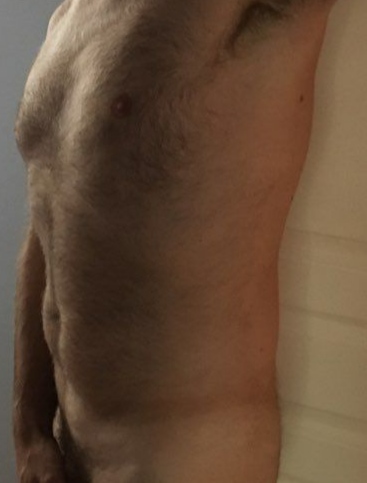 Homme pour femme avec grosse poitrine