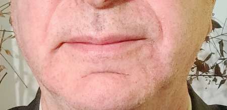 Doux massage et caresses pour femme enceinte