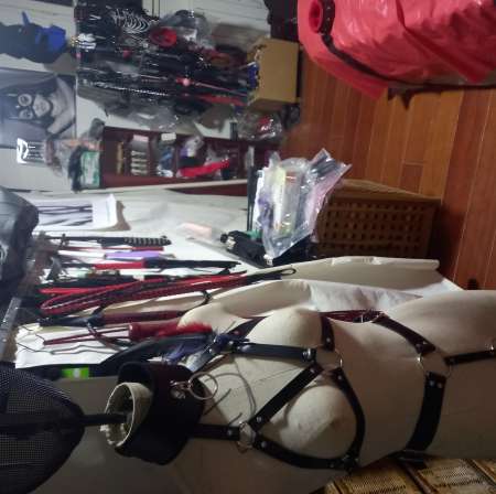 Maitre BDSM donne s�ance pour Femme, Couples,Trans