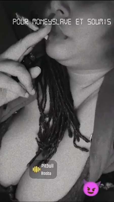 Soumis m�nage pour ta reine