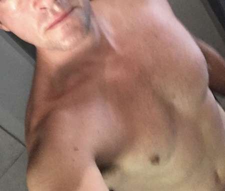 Bel homme cherche m�re et fille ou 2 s urs