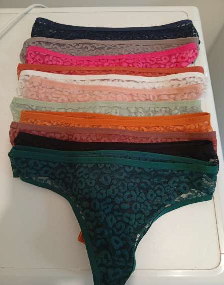 Strings port�s/ chaussettes