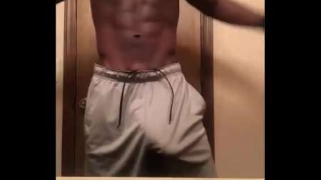 Beau black sportif pour femme avec rondeur