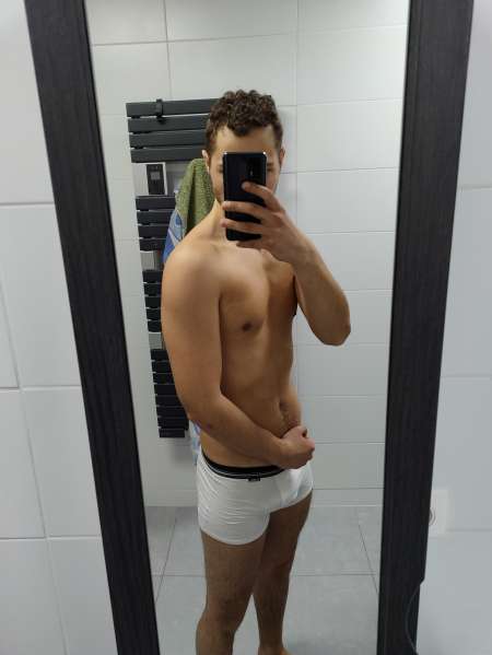 Sportif de 28 ans pour femme ou couple