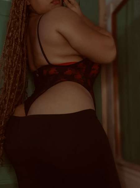 Femme ronde grosse fesse