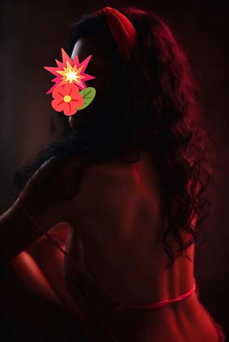 ; TR�S SENSUELLE & �L�GANTE