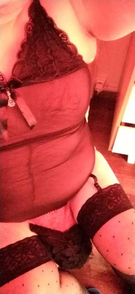 Tr�s coquine en lingerie noirs