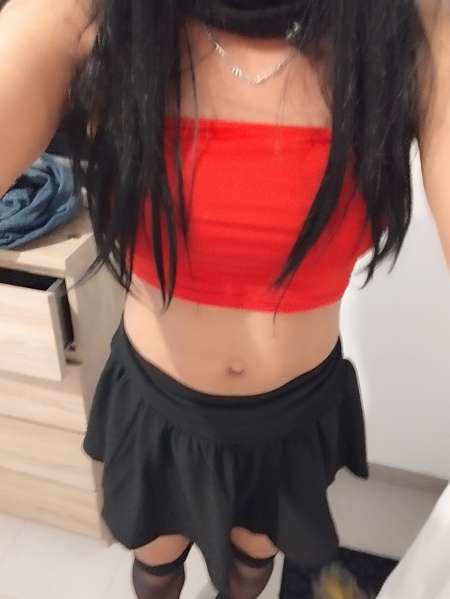 homme en dessous de femme