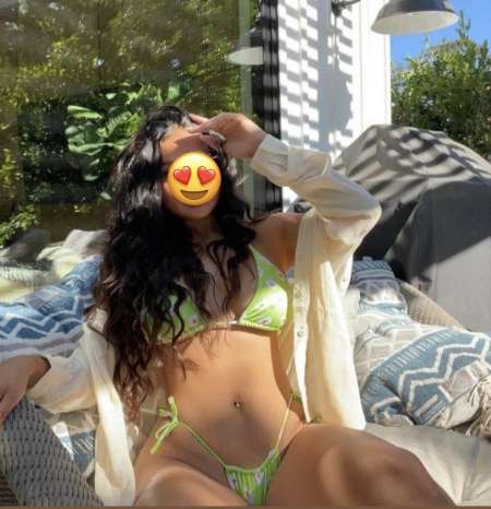 Lis belle femme � cayenne