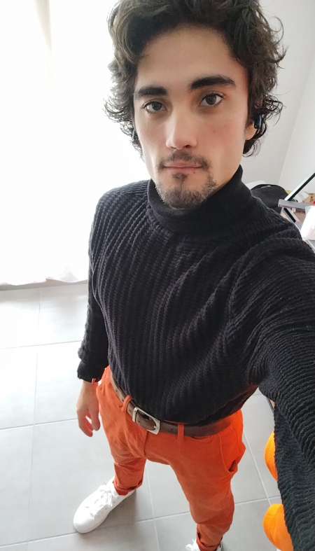 Jeune homme 24 ans mignon