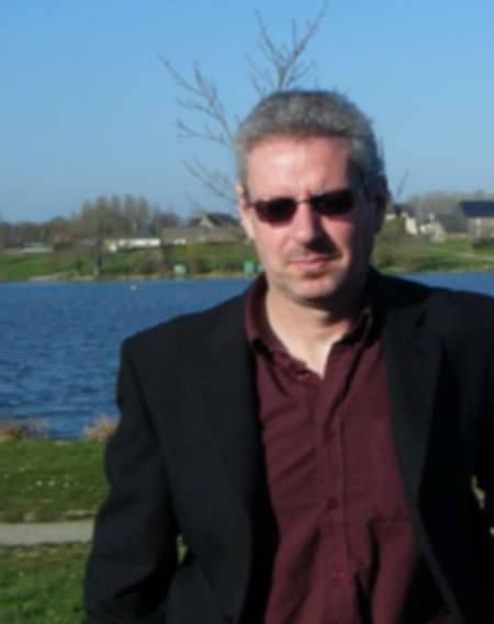 je recherche une masseuse